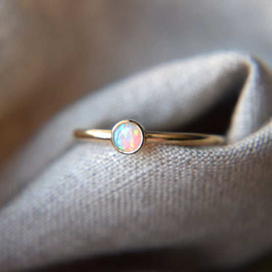 9ct Gold Opal Ring - Paisley Pins