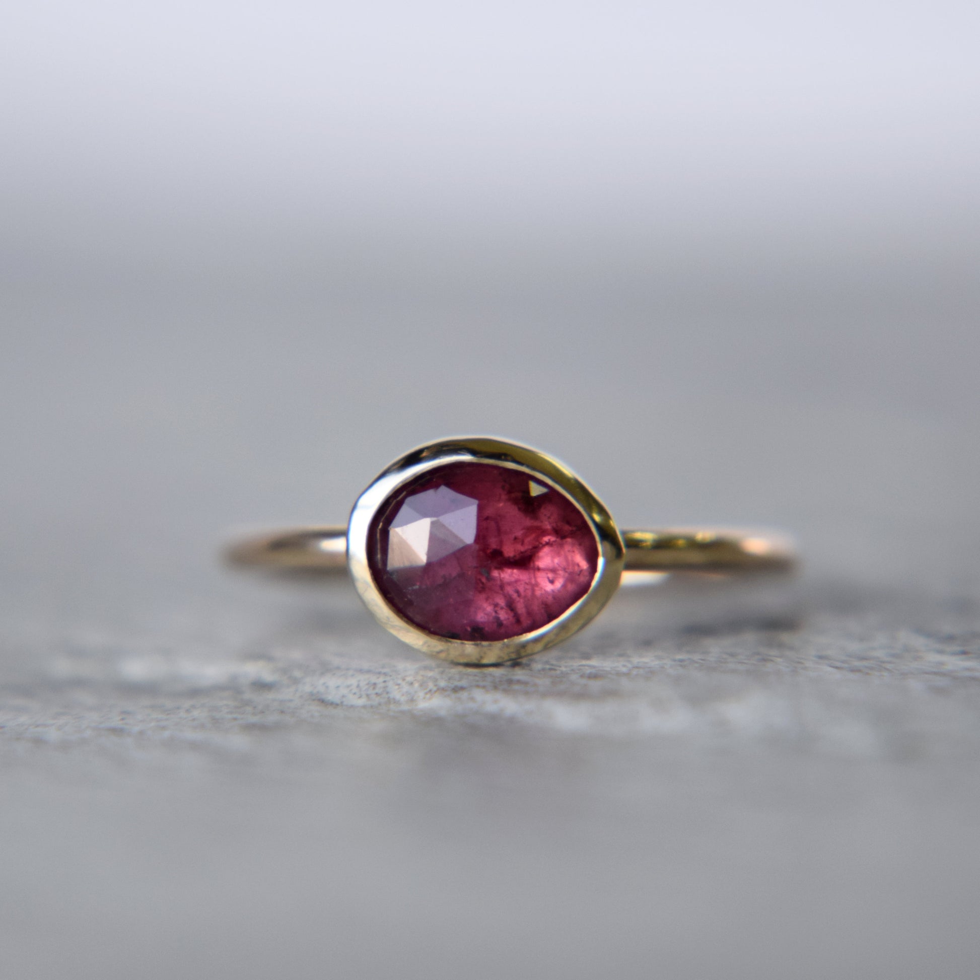 Rose Cut Sapphire Gold Ring - Paisley Pins